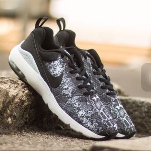 Nike | air max siren sneakers size 8